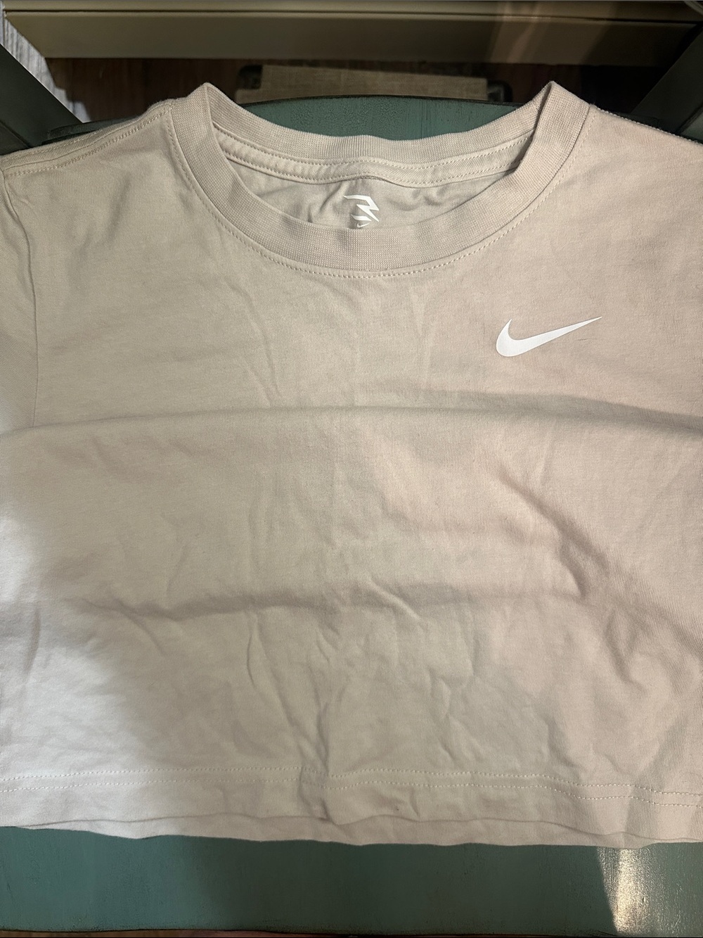 Nike set olive green and cream shorts and tshirt - Picture 9 of 13